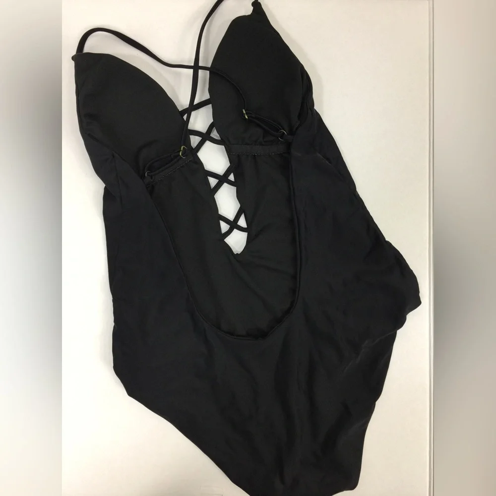 BCA Strappy Lattice Front One Piece Swimsuit Black L